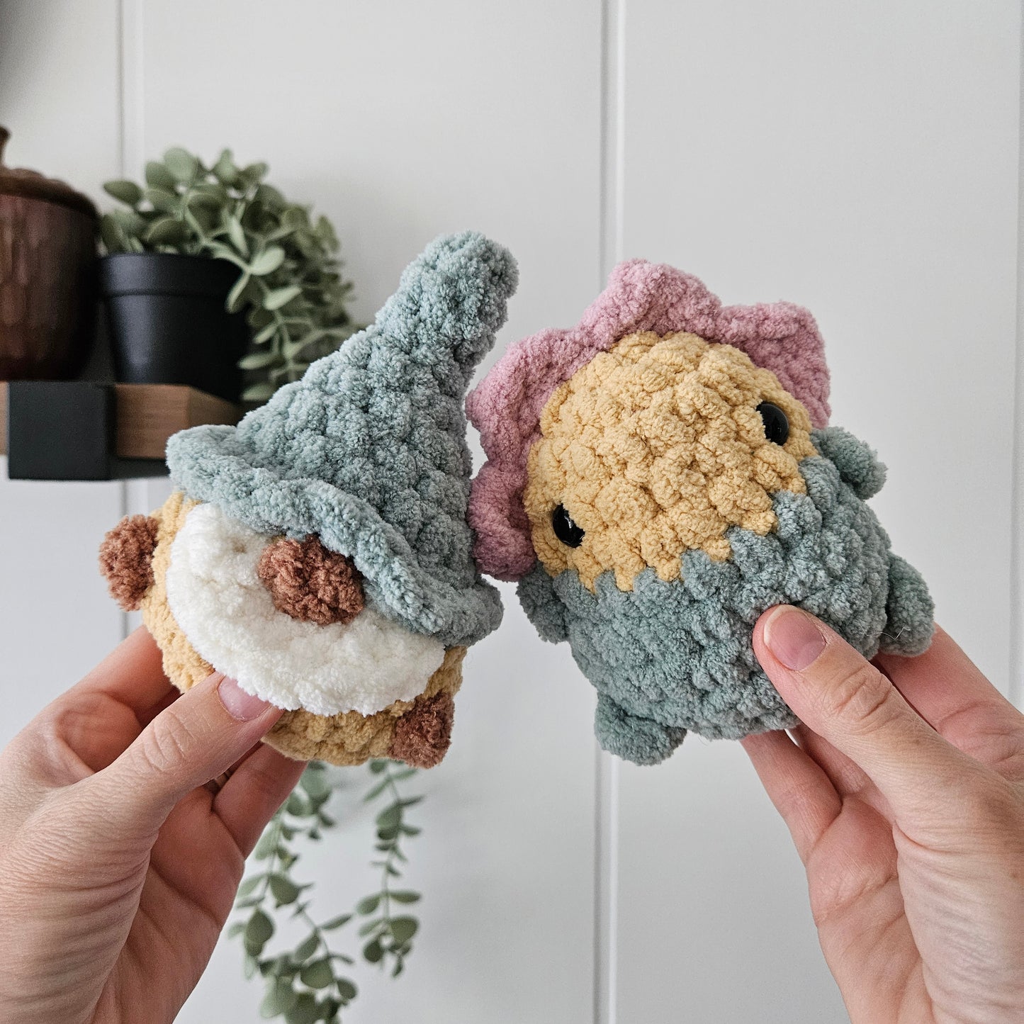 Flower Chubby Mini Buddy (Crochet Pattern)