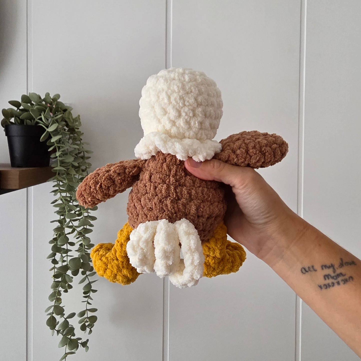 Eagle Stuffie COLOUR GUIDE + Beak, Frill, Tail Pattern (Crochet Pattern)