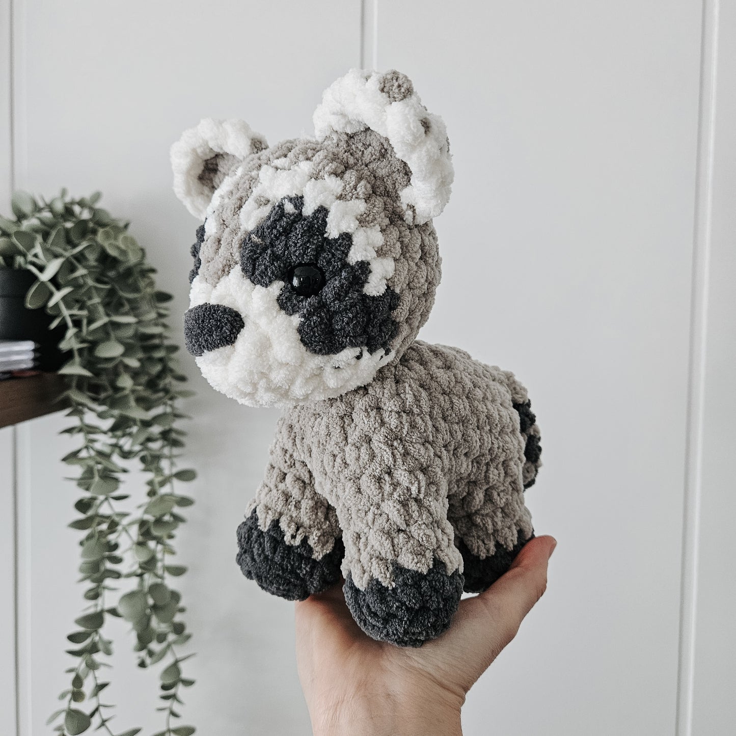 Robbie the Raccoon Plushie (Crochet Pattern)