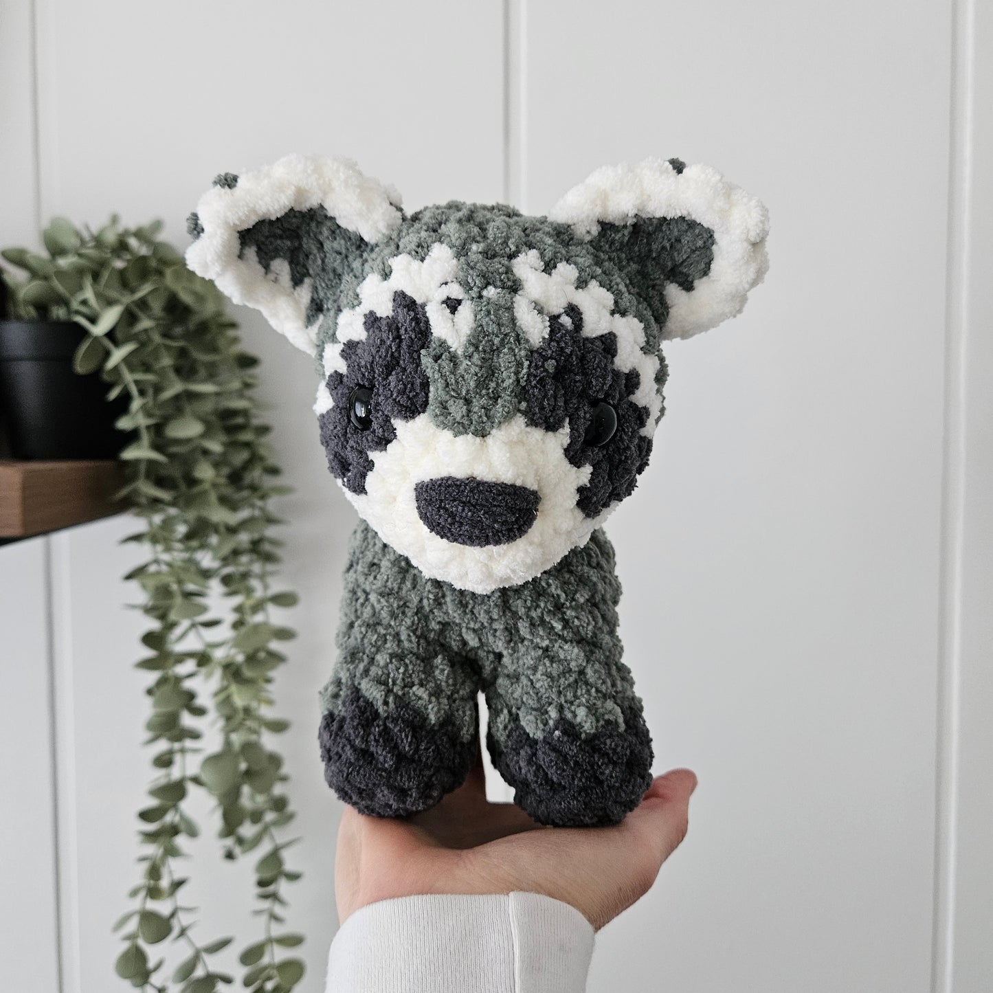 Robbie the Raccoon Plushie (Crochet Pattern)