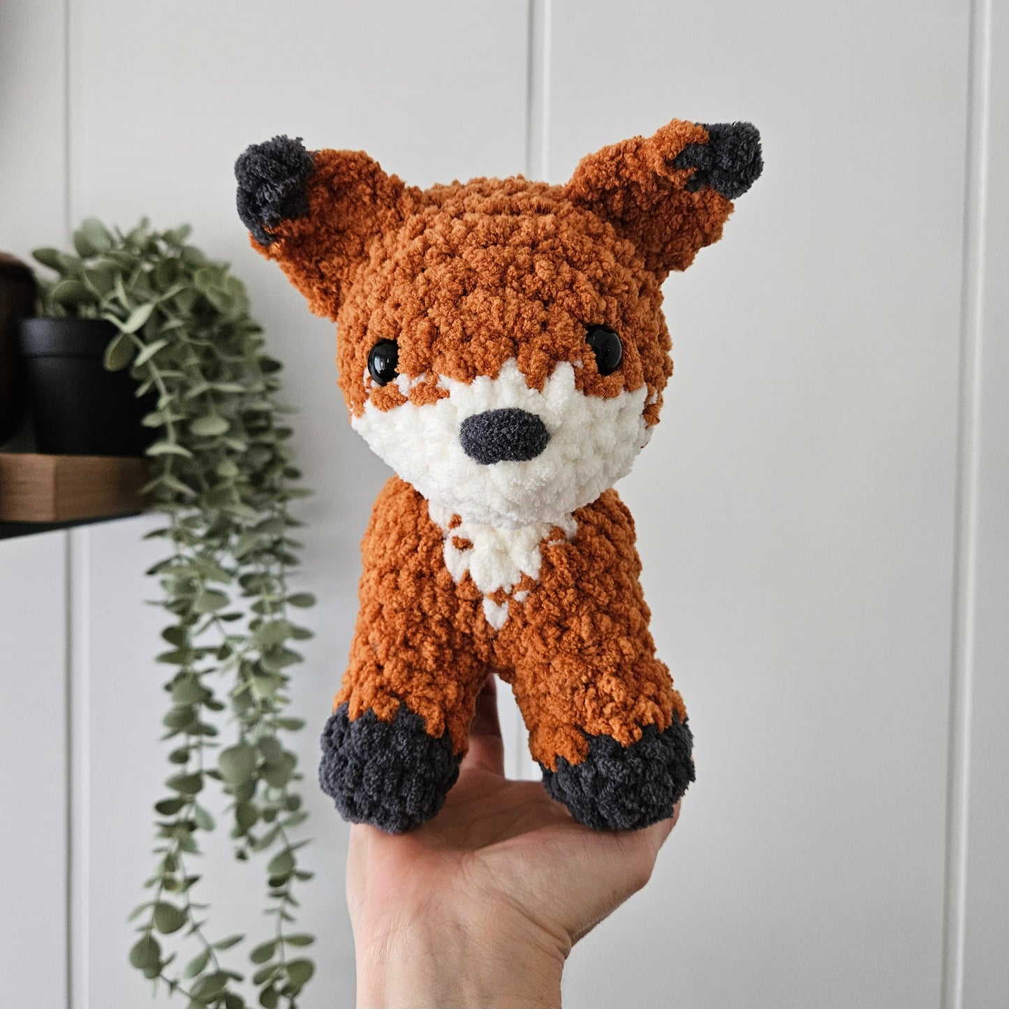 Flipp the Fox Plushie (Crochet Pattern)
