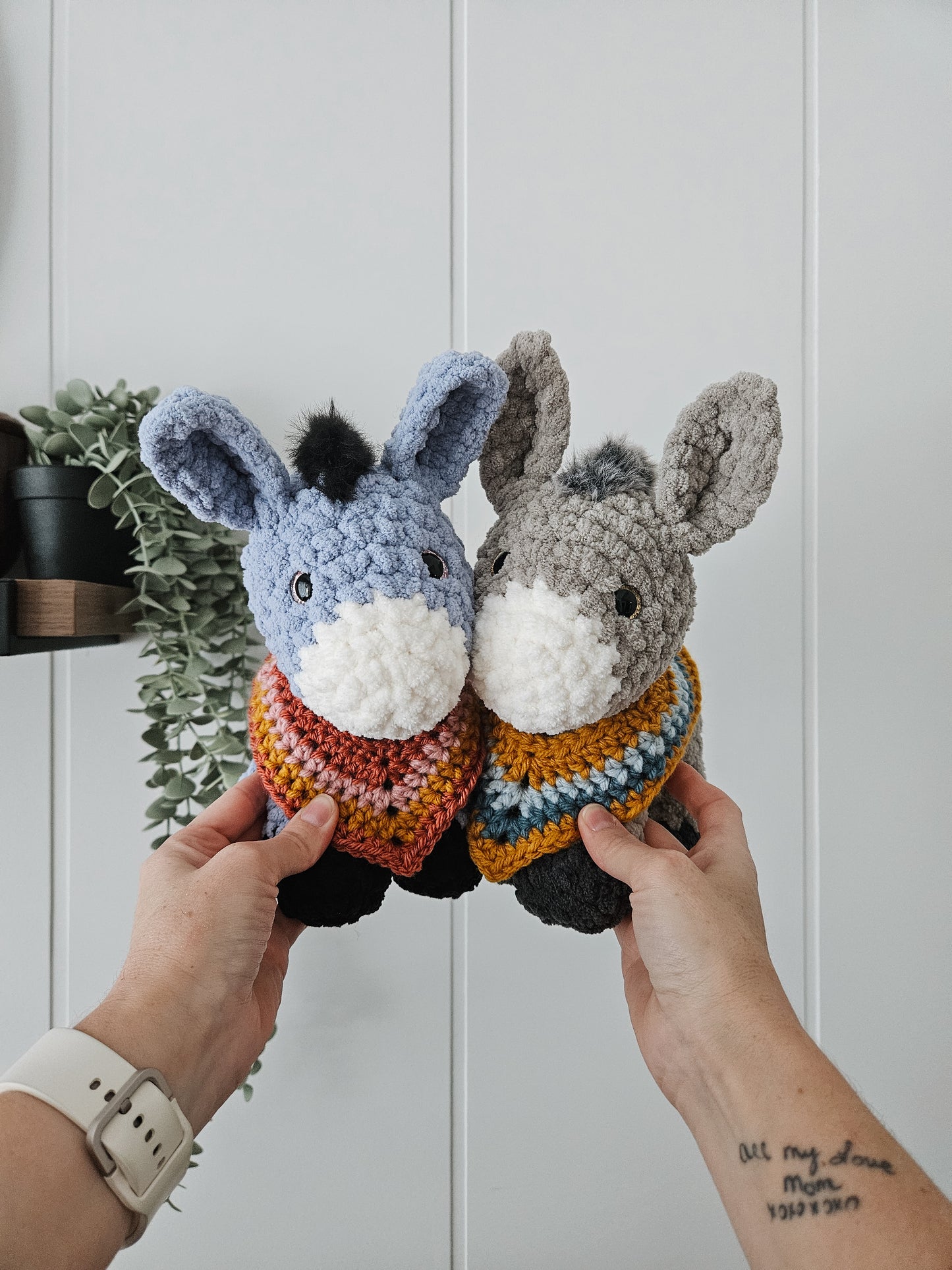 Dutton the Donkey Plushie (Crochet Pattern)