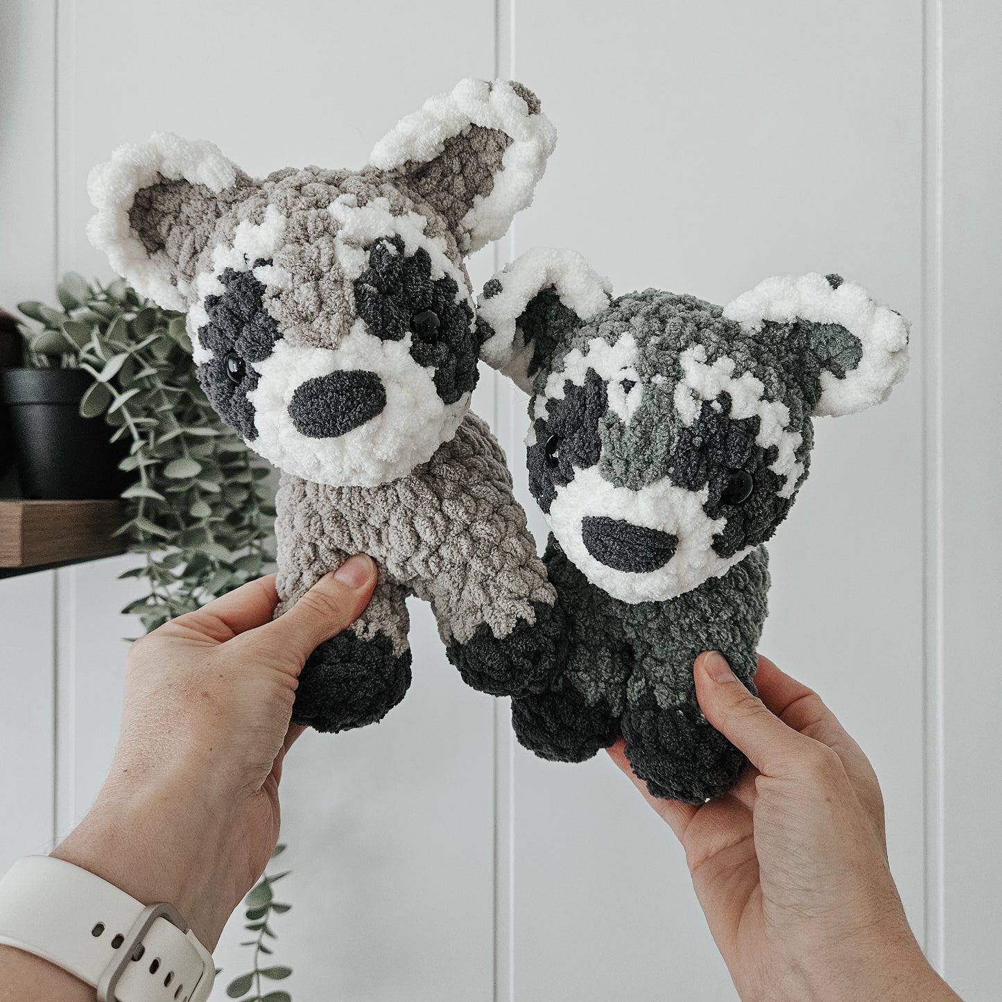 Robbie the Raccoon Plushie (Crochet Pattern)