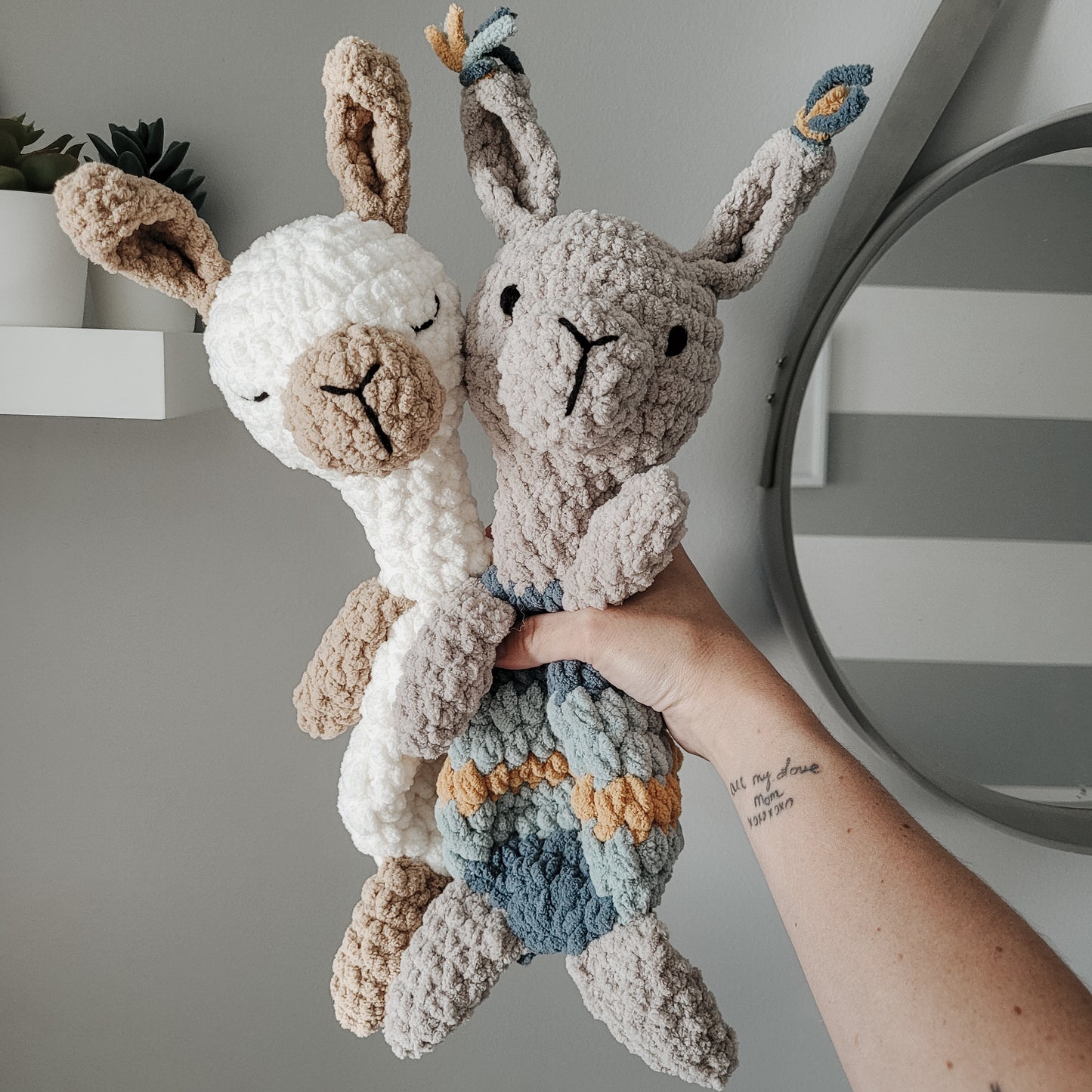 Libby the Llama Snuggler (Crochet Pattern)