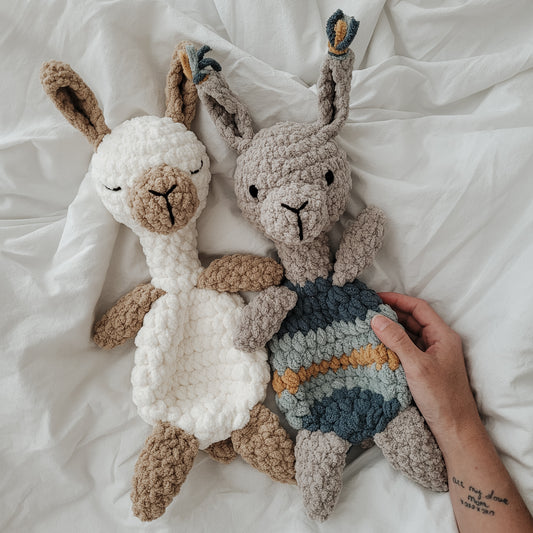 Libby the Llama Snuggler (Crochet Pattern)