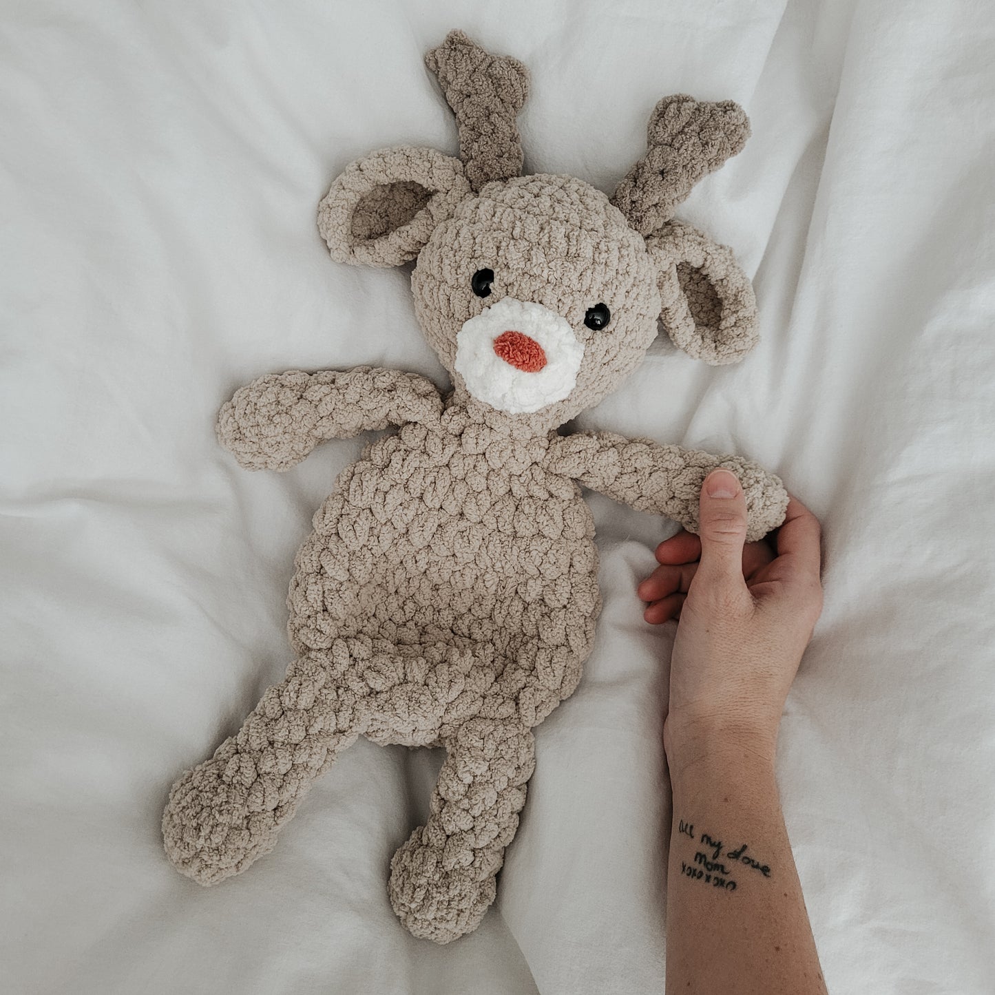 Dixie the Deer Snuggler (Crochet Pattern)