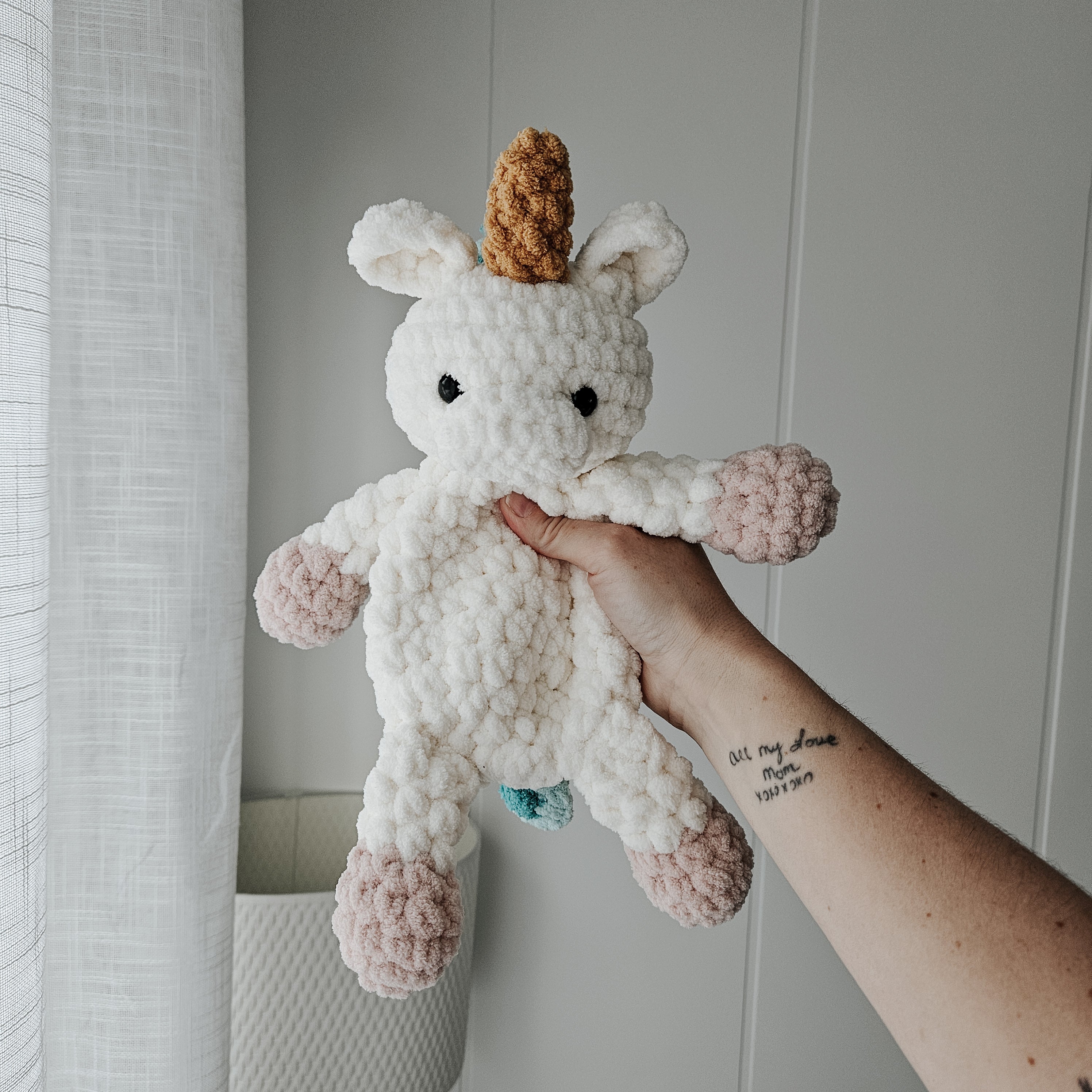 Crochet top Unicorn Snuggler