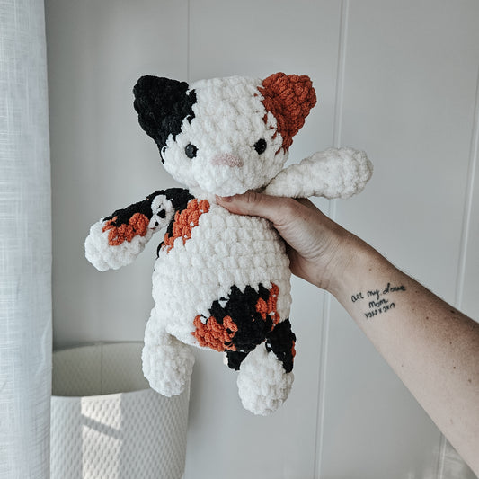 Bitty the Kitty Chunky Stuffie (Crochet Pattern)