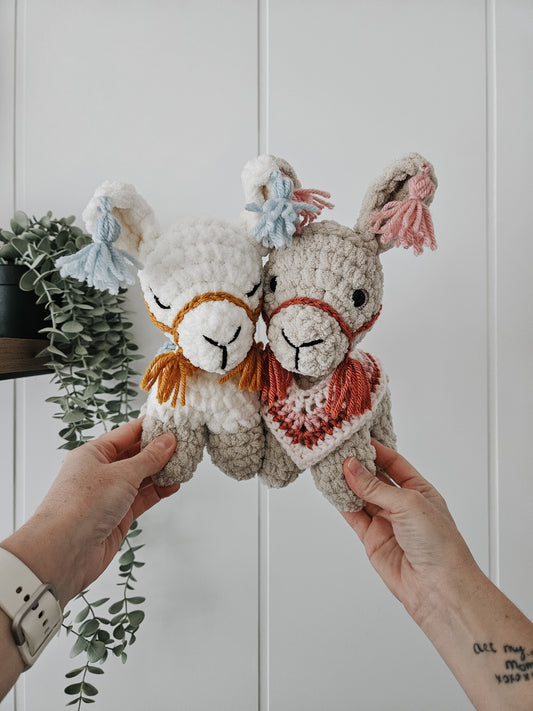 Lottie the Llama Plushie (Crochet Pattern)