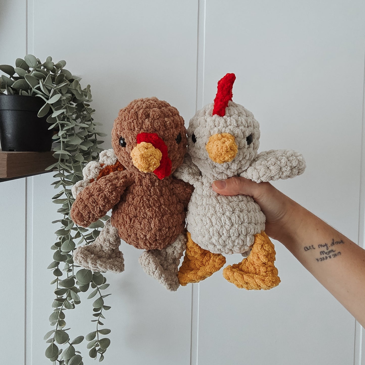 Chicken Stuffie COLOUR GUIDE + Beak, Comb, Tail Pattern (Crochet Pattern)