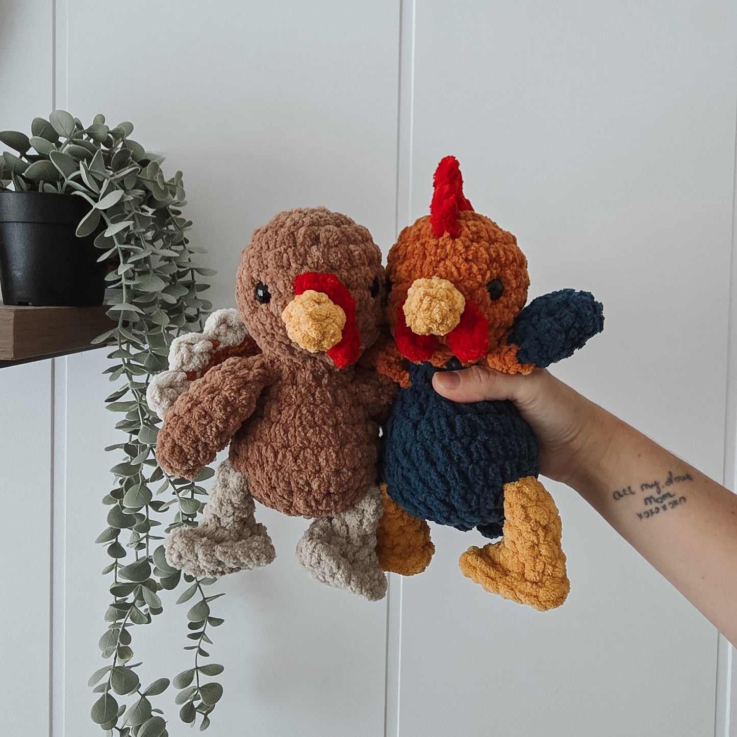 Rooster Stuffie COLOUR GUIDE + Beak, Wattle, Comb, Tail Pattern (Crochet Pattern)
