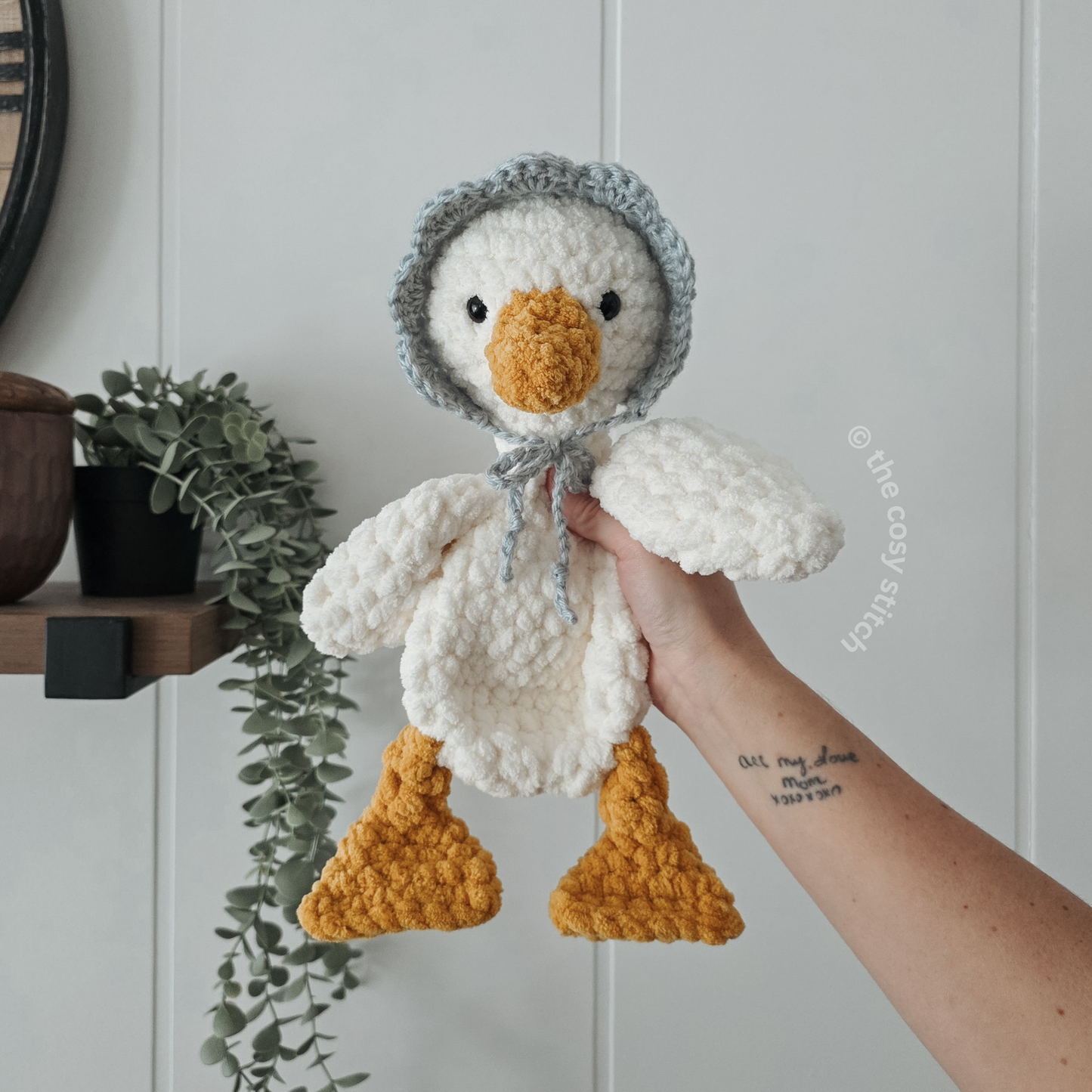 Gussie the Goose Snuggler (Crochet Pattern)
