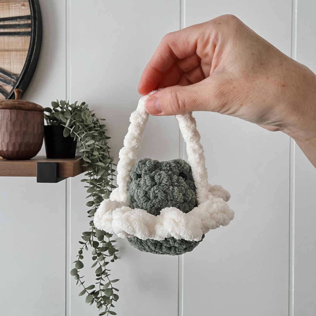Baby Frog Buddy and Lily Pad Basket (Crochet Pattern)
