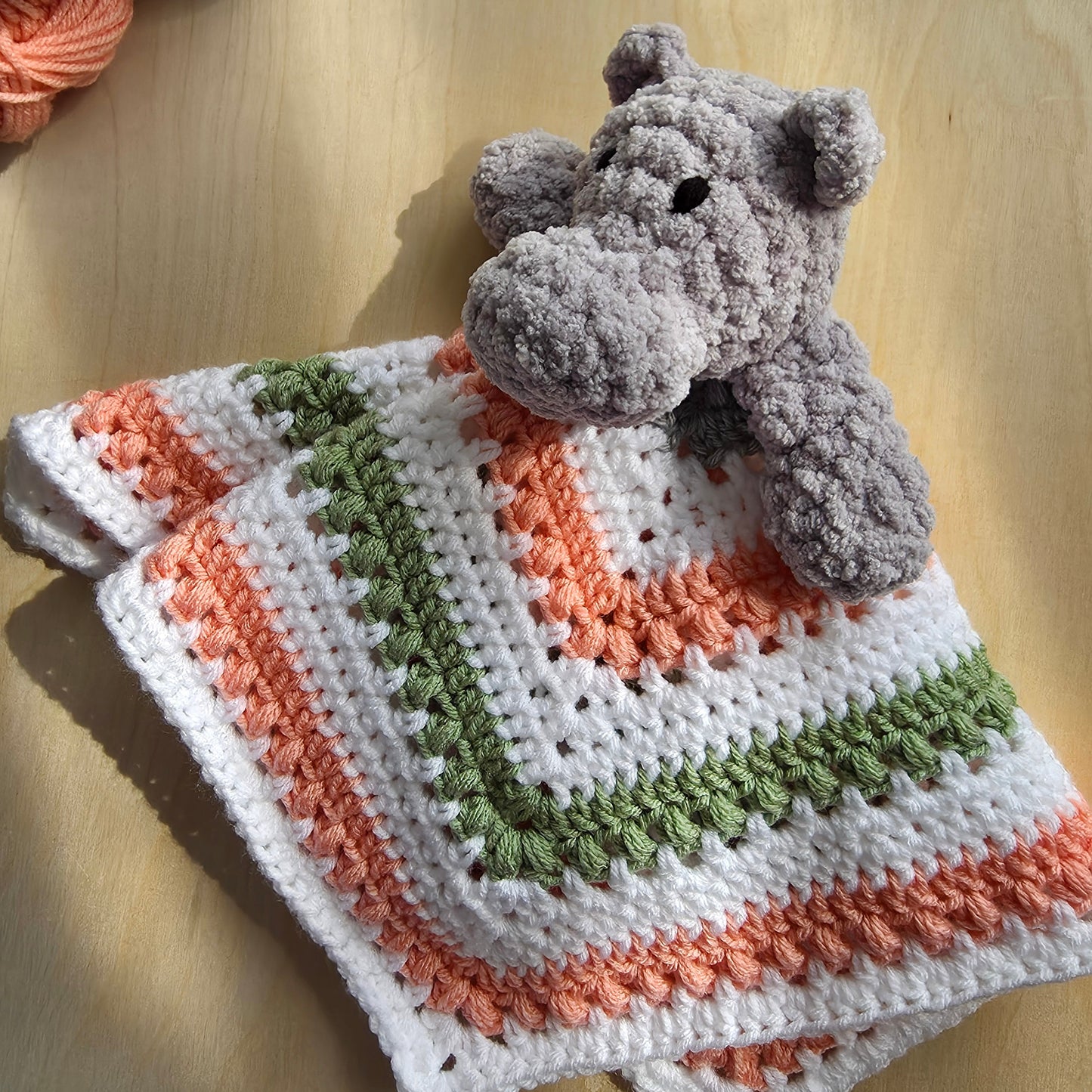 Still Daisy Lovey Blanket (Crochet Pattern)