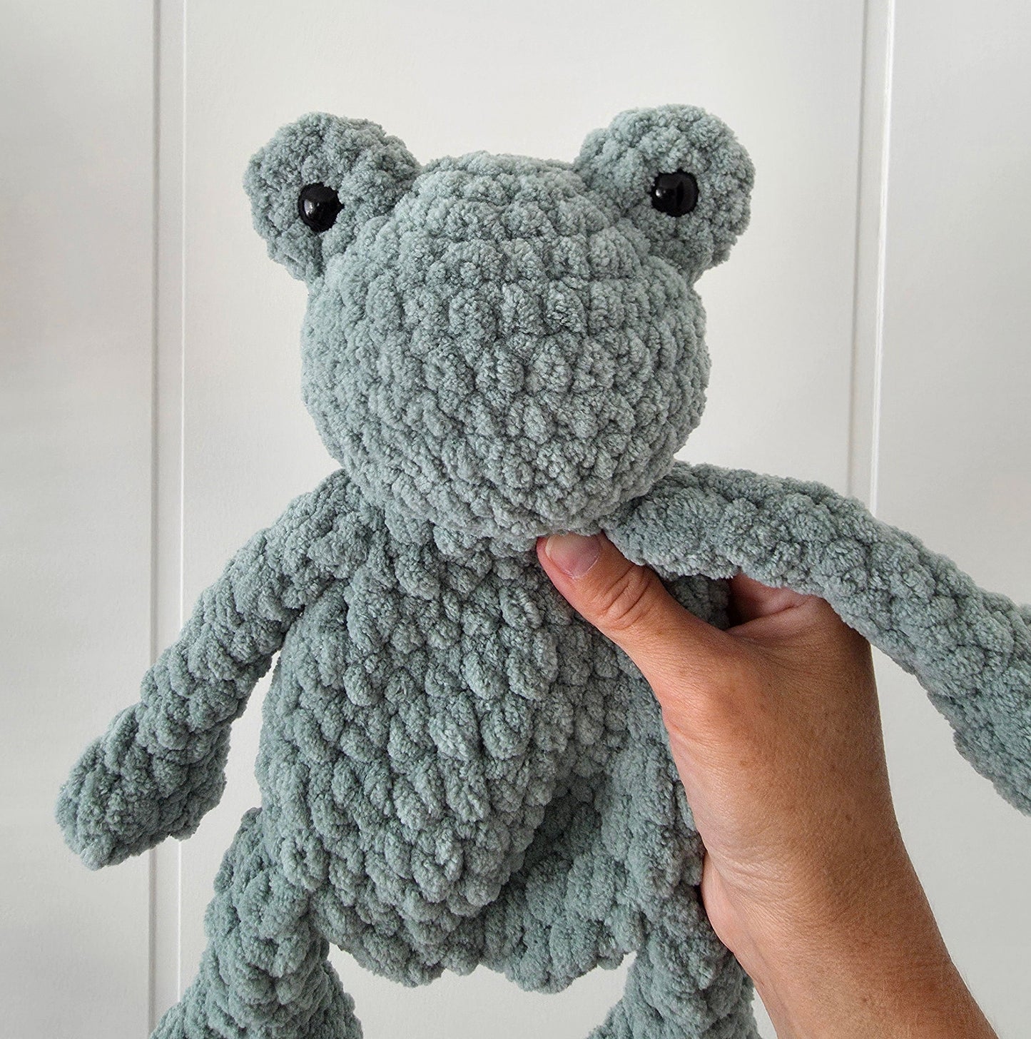 Frankie the Frog Snuggler (Crochet Pattern)