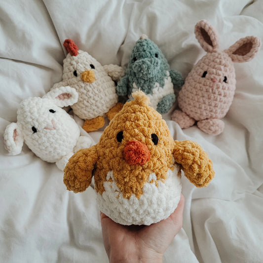 Chick Egg Friend (Crochet Pattern)