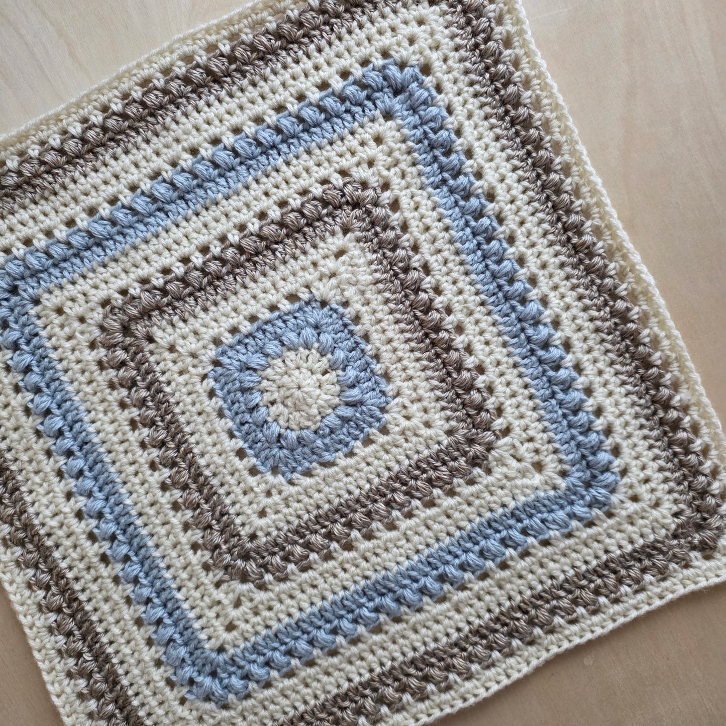Still Daisy Lovey Blanket (Crochet Pattern)