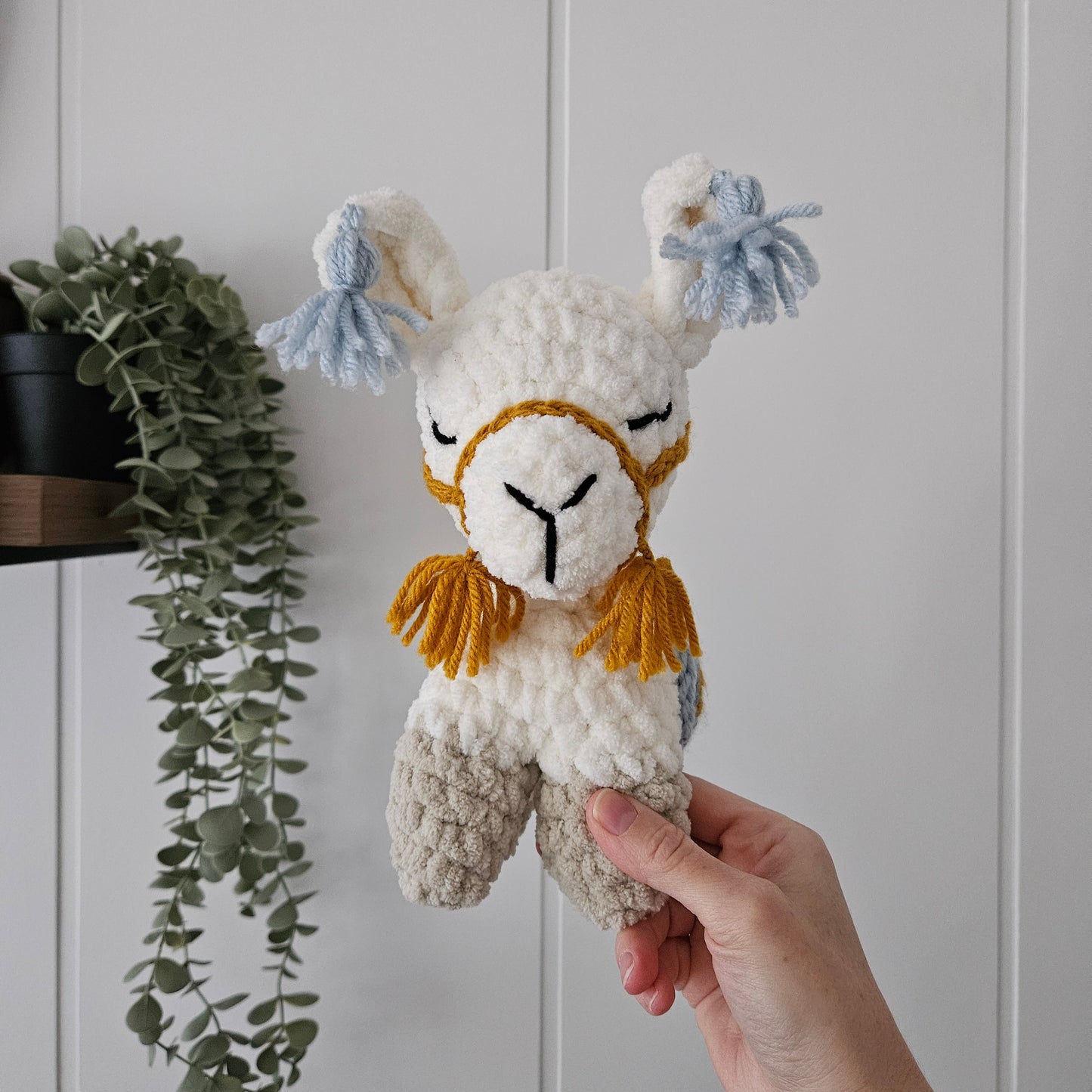 Lottie the Llama Plushie (Crochet Pattern)